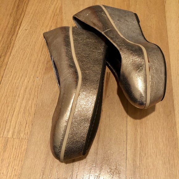 Anthropologie 90s Gold Retro Leather Platform Pumps, sz 7.5 - Picture 9 of 16